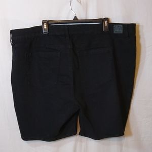 Plus size 24W Black Shorts Slimming Comfort Waist